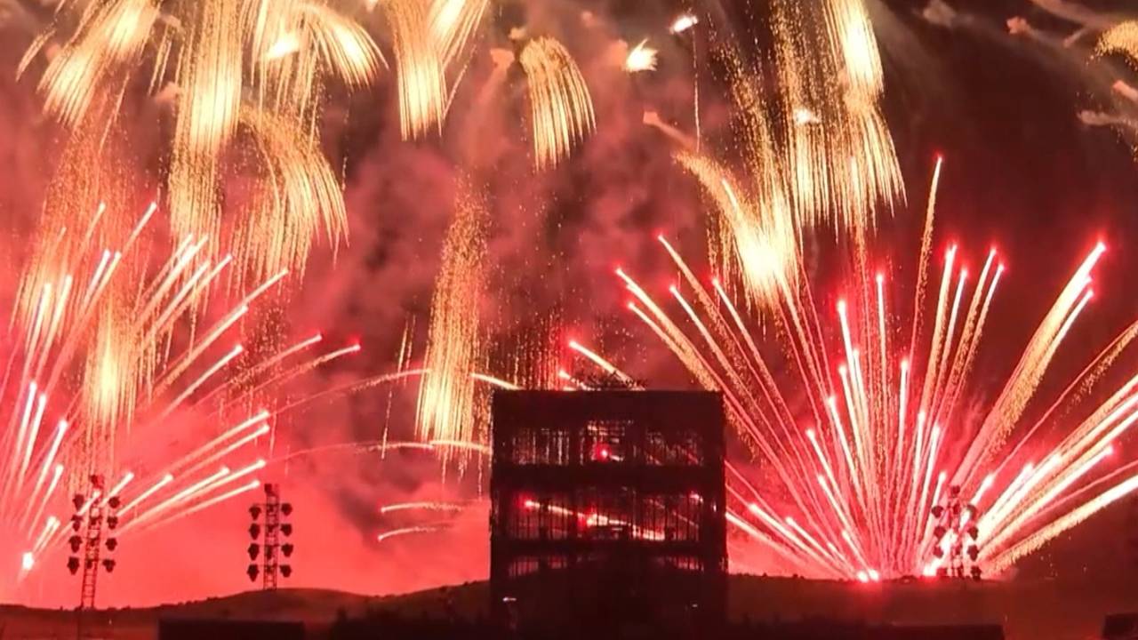 Beelden van de vuurwerkshow (foto: Caffero).