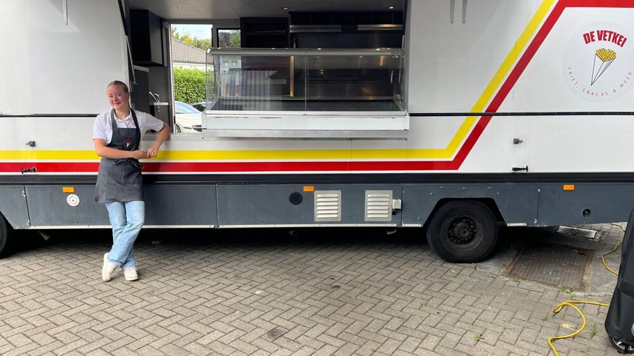 Jasmijn bij haar kraam (foto: Omroep Land van Cuijk)