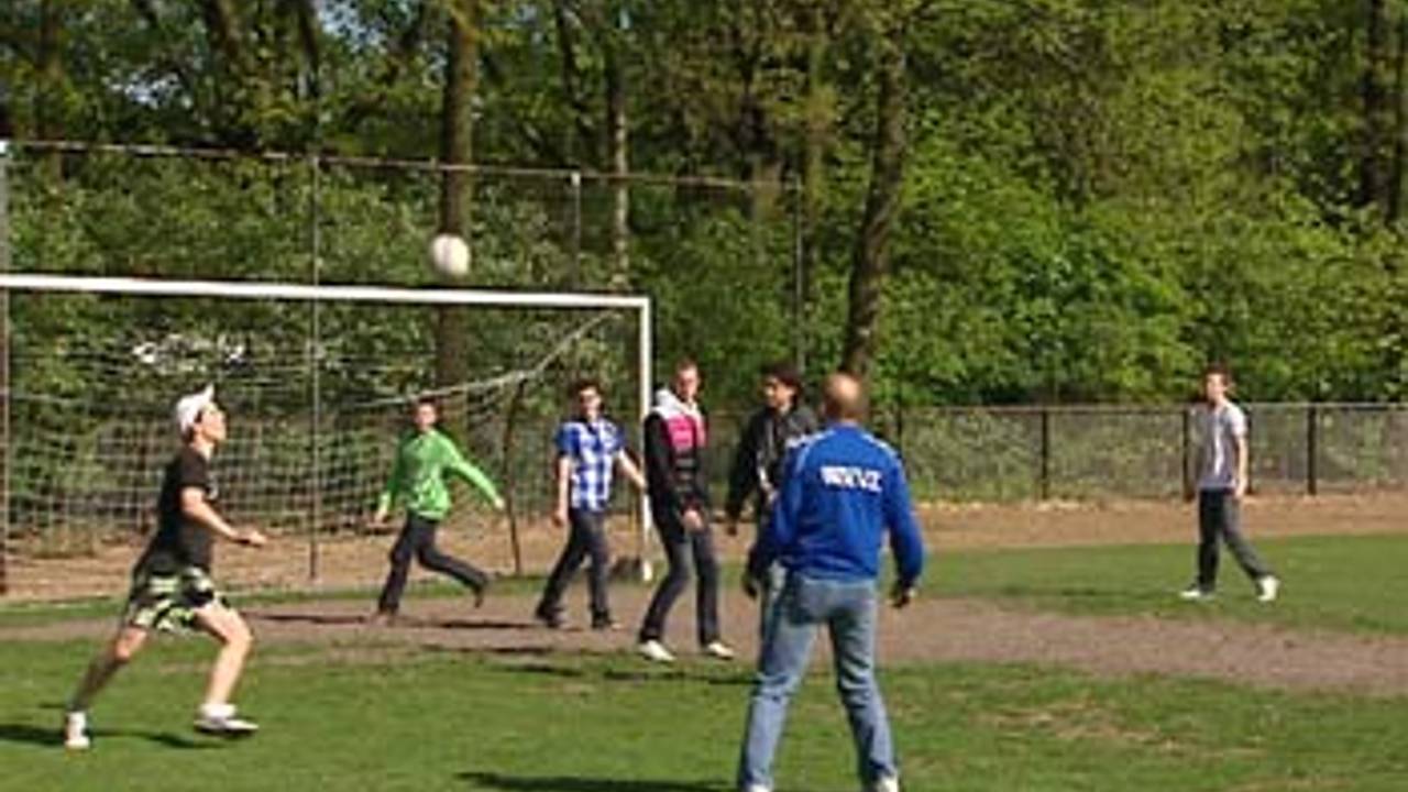 Mutsemakers benadeelde de  voetballertjes van WVVZ.