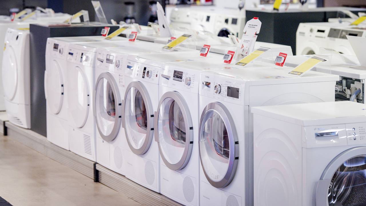 De cadeaukaart gaf minima in de gemeente onder meer de mogelijkheid om witgoed aan te schaffen (foto: ANP).