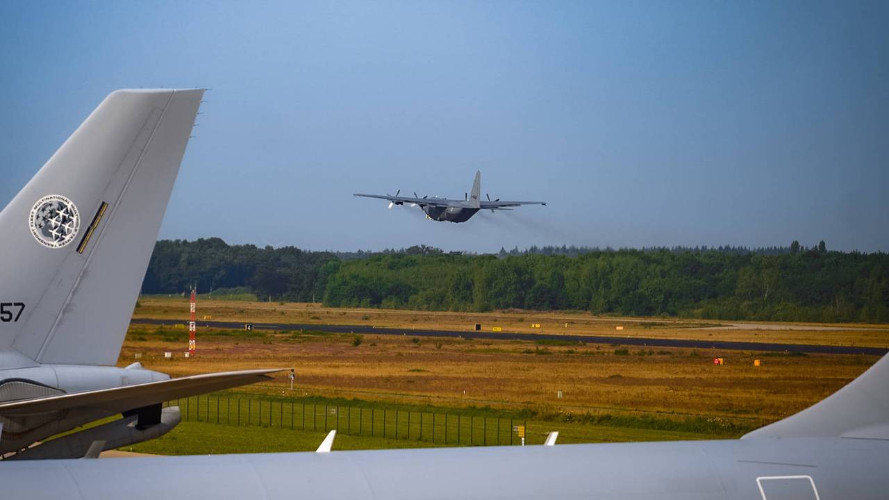 Het defecte toestel dat vorige week vertrok vanaf Eindhoven Airport.