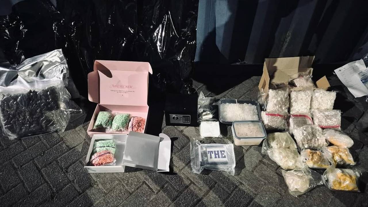 De politie deelt beelden van de drugsvangst op Instagram (foto: Politie Eindhoven/Instagram).