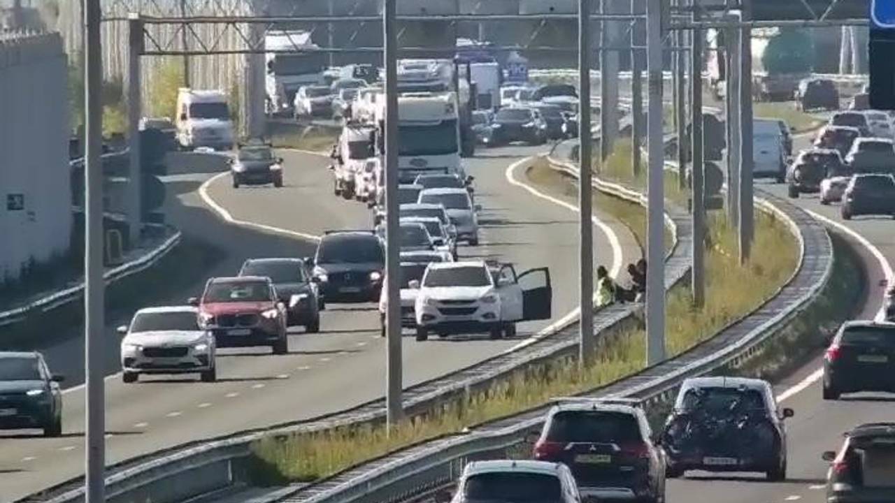 Op de A2 bij Eindhoven gebeurde een ongeluk (foto: Rijkswaterstaat Verkeersinformatie).
