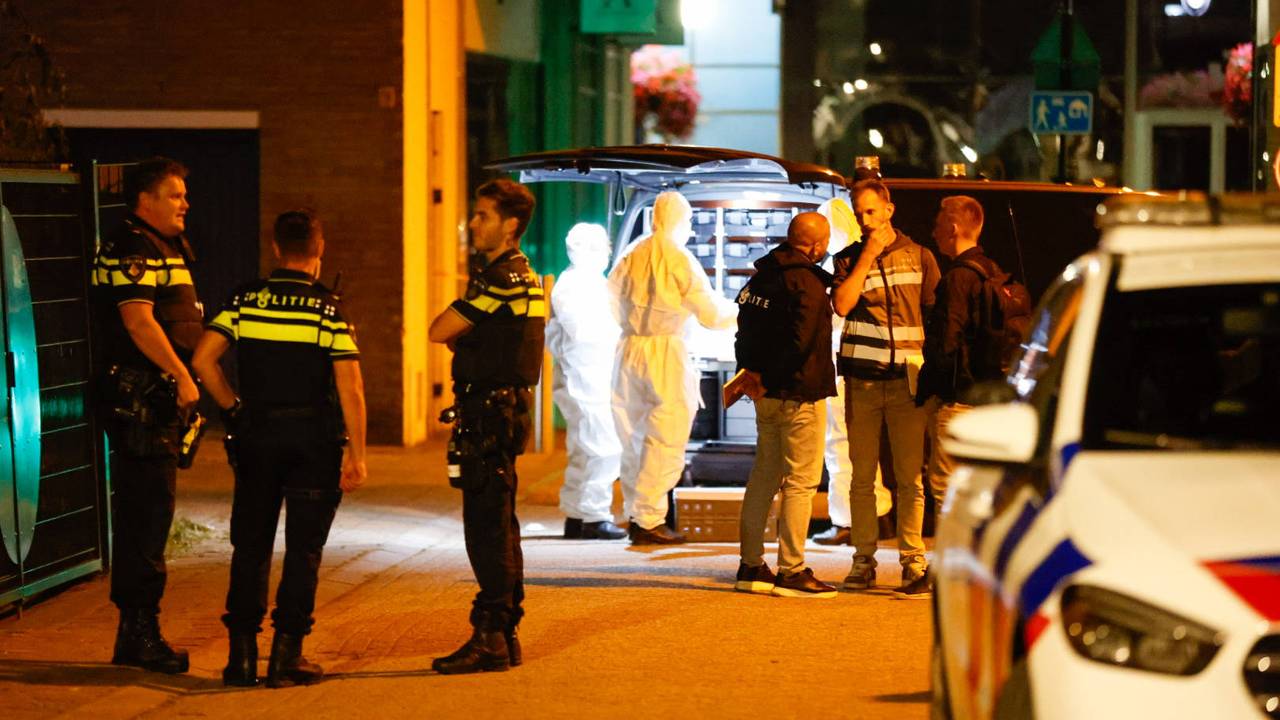 Dode man gevonden in bovenwoning winkelstraat: verdachte aangehouden