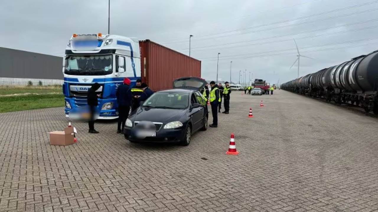 Grote verkeerscontrole in Moerdijk (foto: politie.nl).