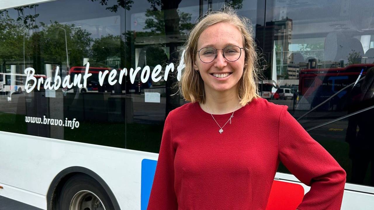 Statenlid Laura van Hazendonk tijdens een werkbezoek (foto: Laura van Hazendonk/LinkedIn).