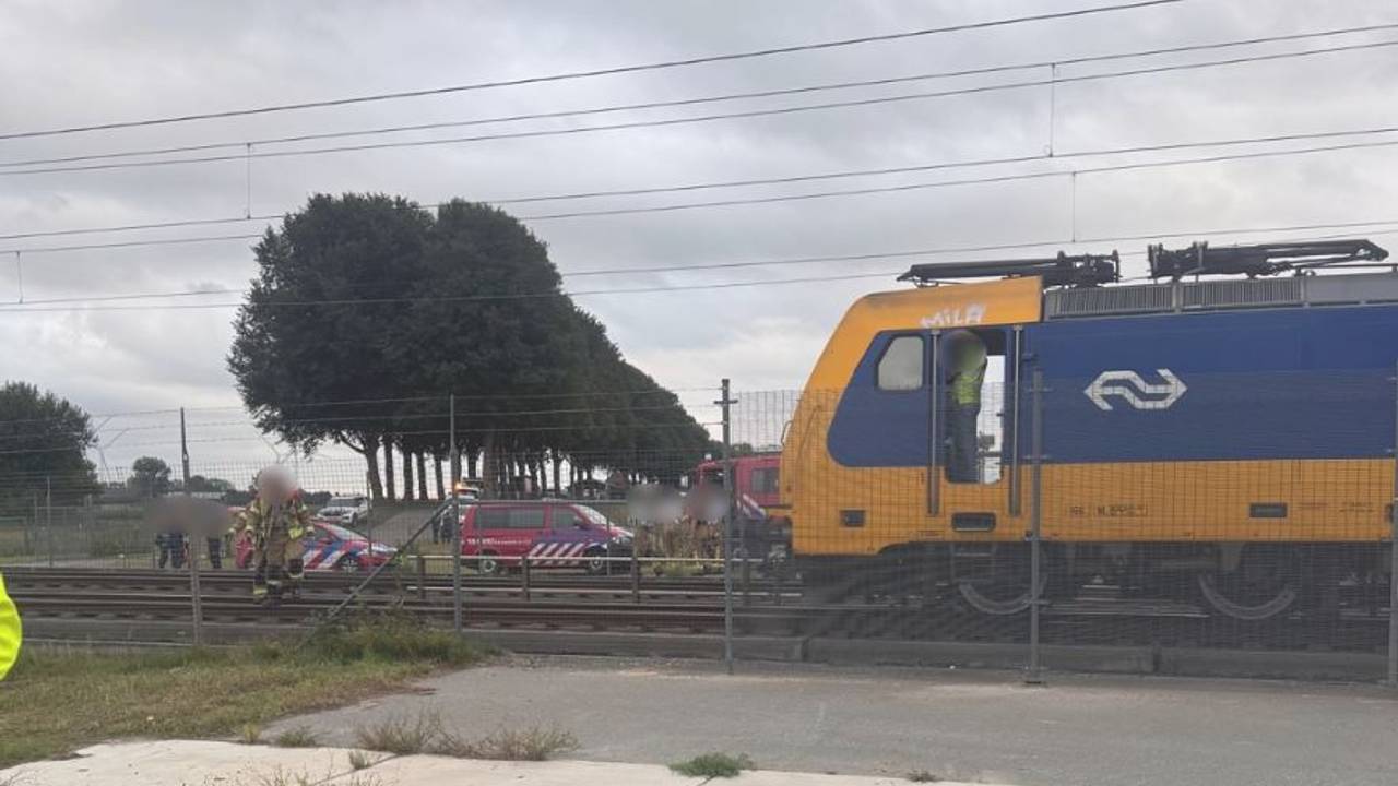 De trein strandde bij Mookhoek (foto: Instagram Ontheroadmetvens).