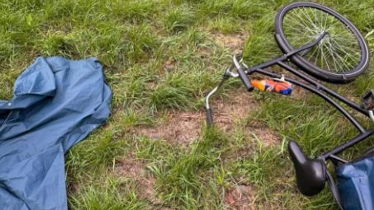 De man werd slapend gevonden in een weiland (foto: Instagram jeugdagenten Geldrop-Nuenen).