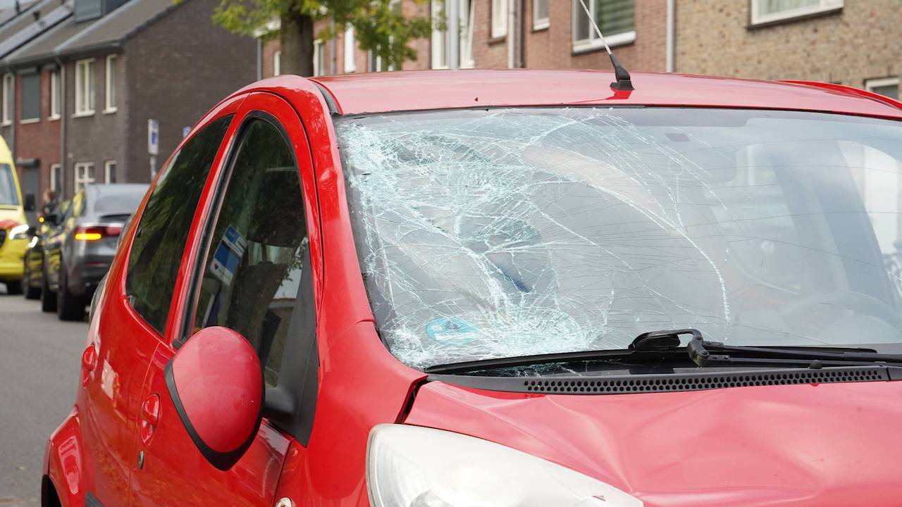 Tienjarig meisje overleden bij ernstig verkeersongeluk.