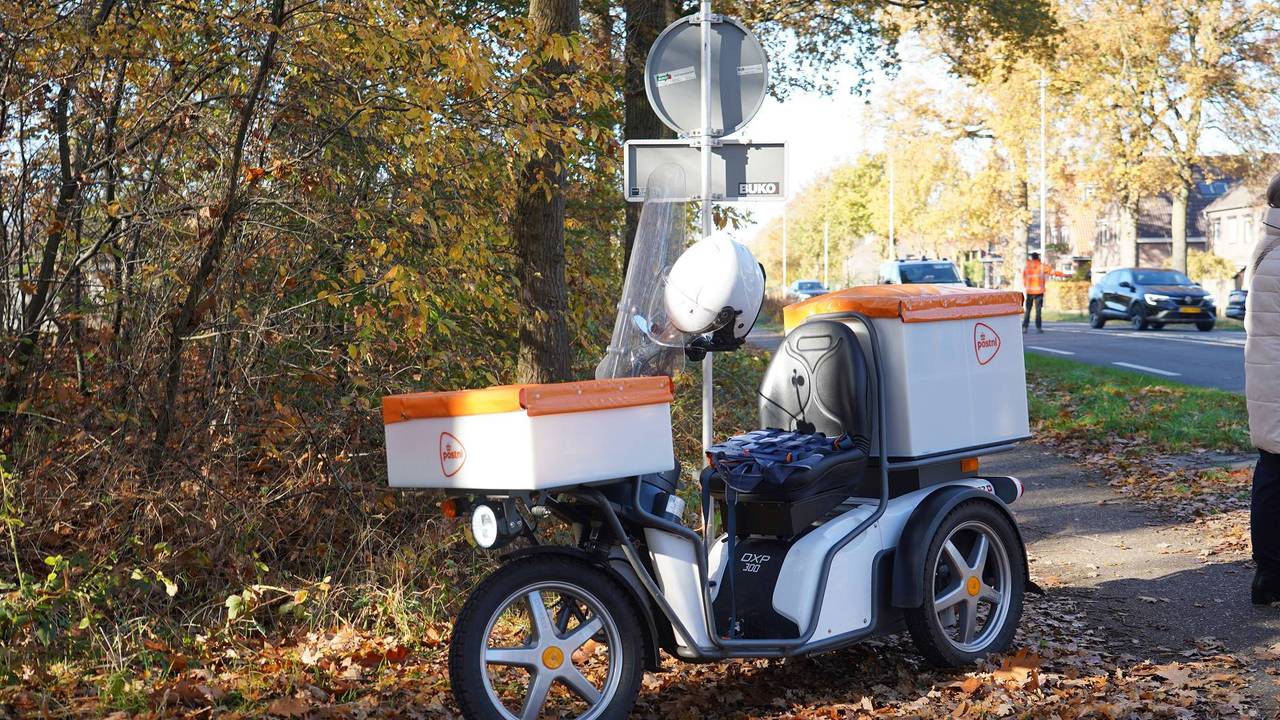 Vrouw op fiets gewond bij aanrijding met vrachtwagen • Explosief bij deur en auto beschoten en uitgebrand: sluiting huis dicht