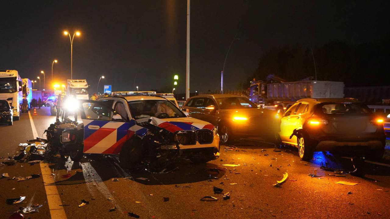 Klopjacht naar autodief die op A2 meerdere agenten aanreed