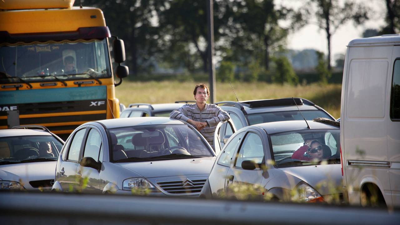 File op de A29 bij Bergen op Zoom (foto: ANP).