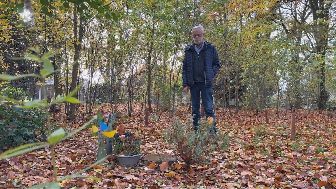 Nico bij natuurgraf (foto: Wilco Zonneveld)