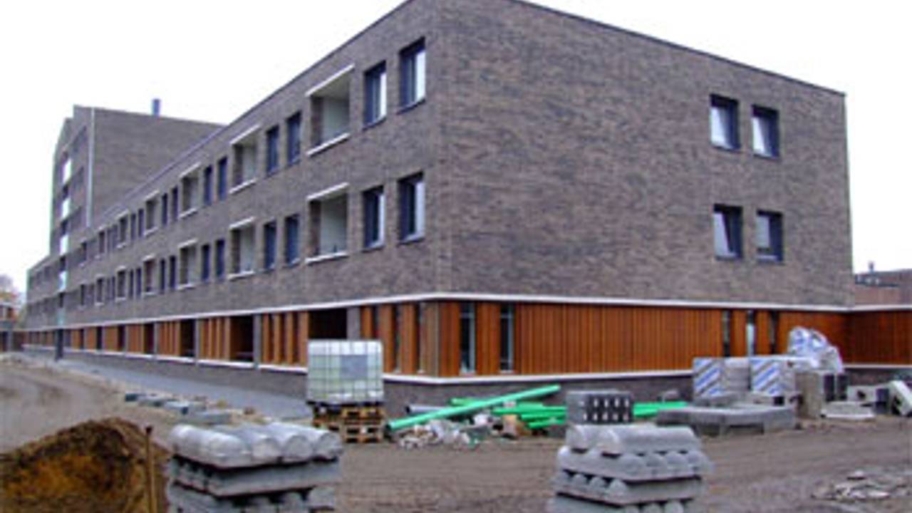 Alle 42 gloednieuwe appartementen kampten met hetzelfde probleem.