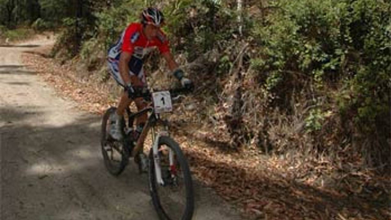 Mountainbiker Bart Brentjes in de Crocodile Trophy.