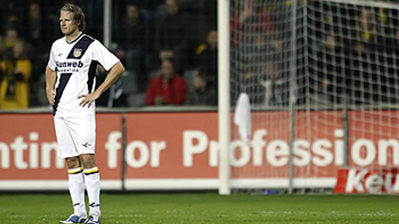 Patrick Zwaanswijk baalt na de 1-0. (Foto: Pix4Profs)