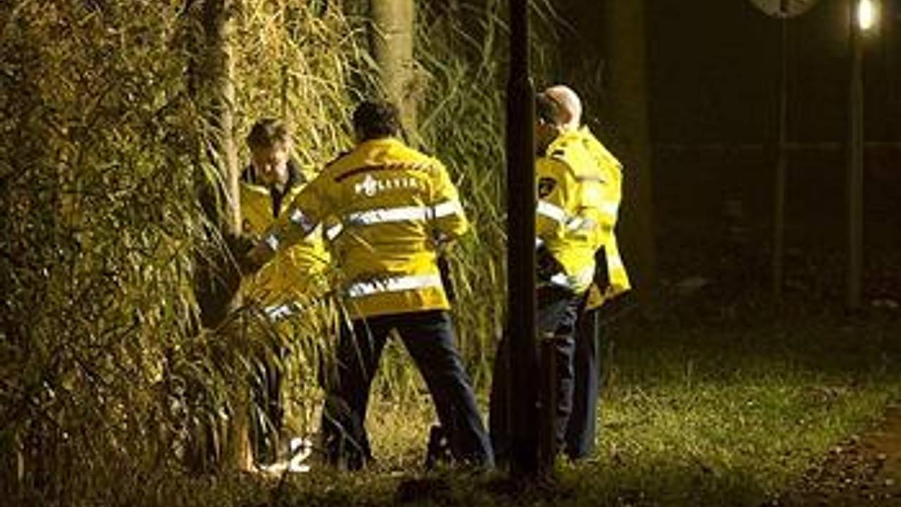 De politie op de plek van het ongeluk (foto: Sander van Gils, SQ Vision Mediaprodukties)