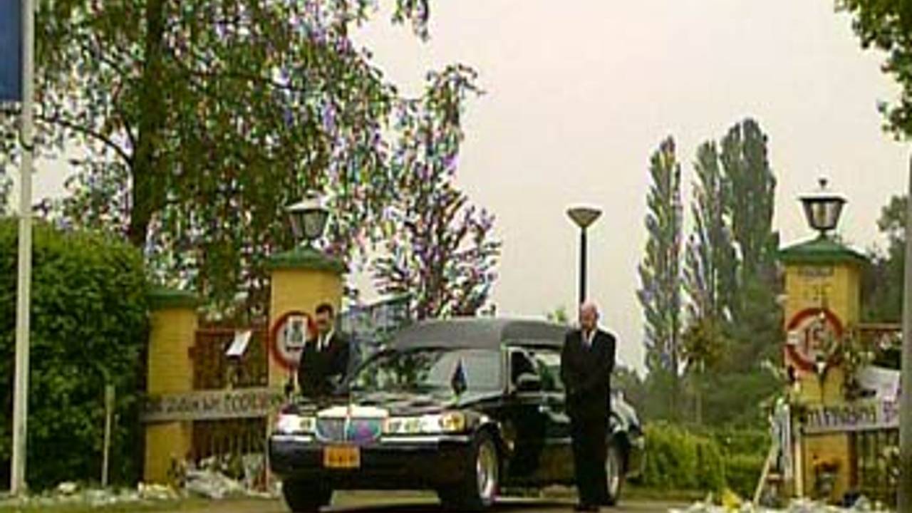 De begrafenis van Van Rossum trok in 2004 veel belangstelling.