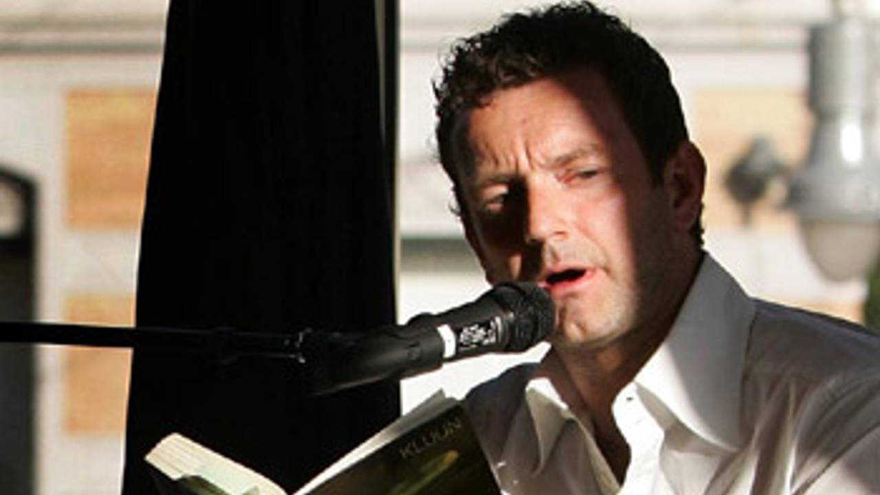 De filmeditie van de roman vliegt de winkels uit.