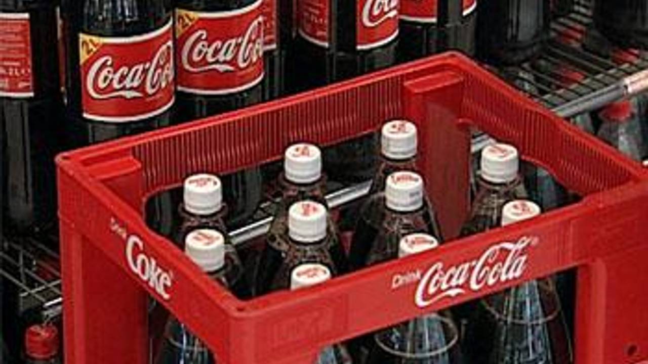 Cola voor iedereen in Steenbergen die naar de raad komt.