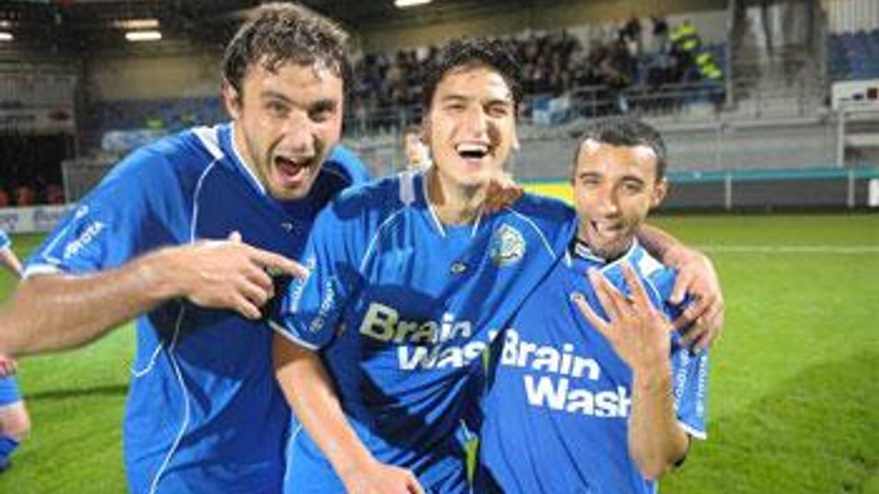 Yoann de Boer (links) met Fabio Caracciolo en Adnan Barakat. (Foto: Henk van Esch)