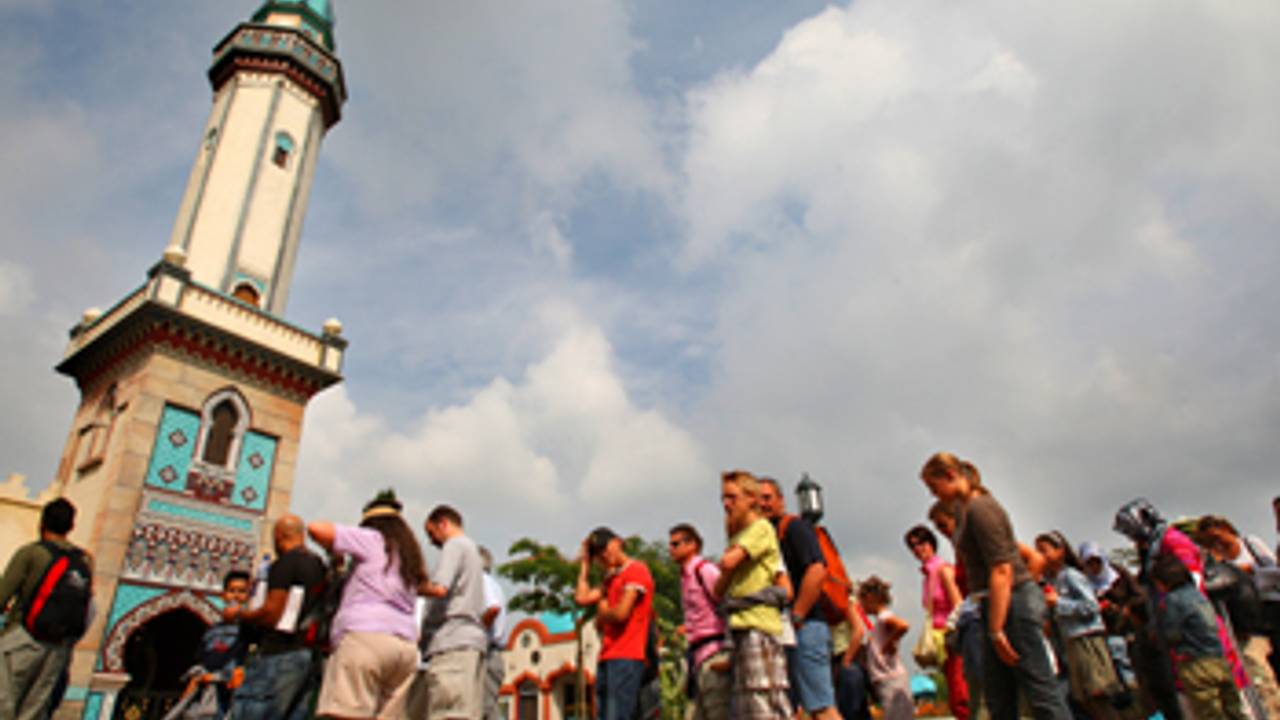 Het publiek in de rij voor de Fata Morgana