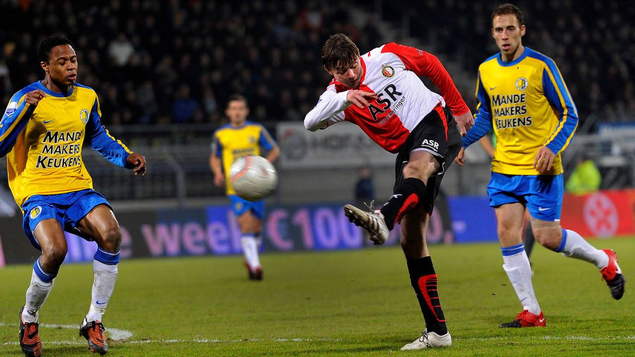 Tomasson maakt de 0-1 (Foto: ANP).