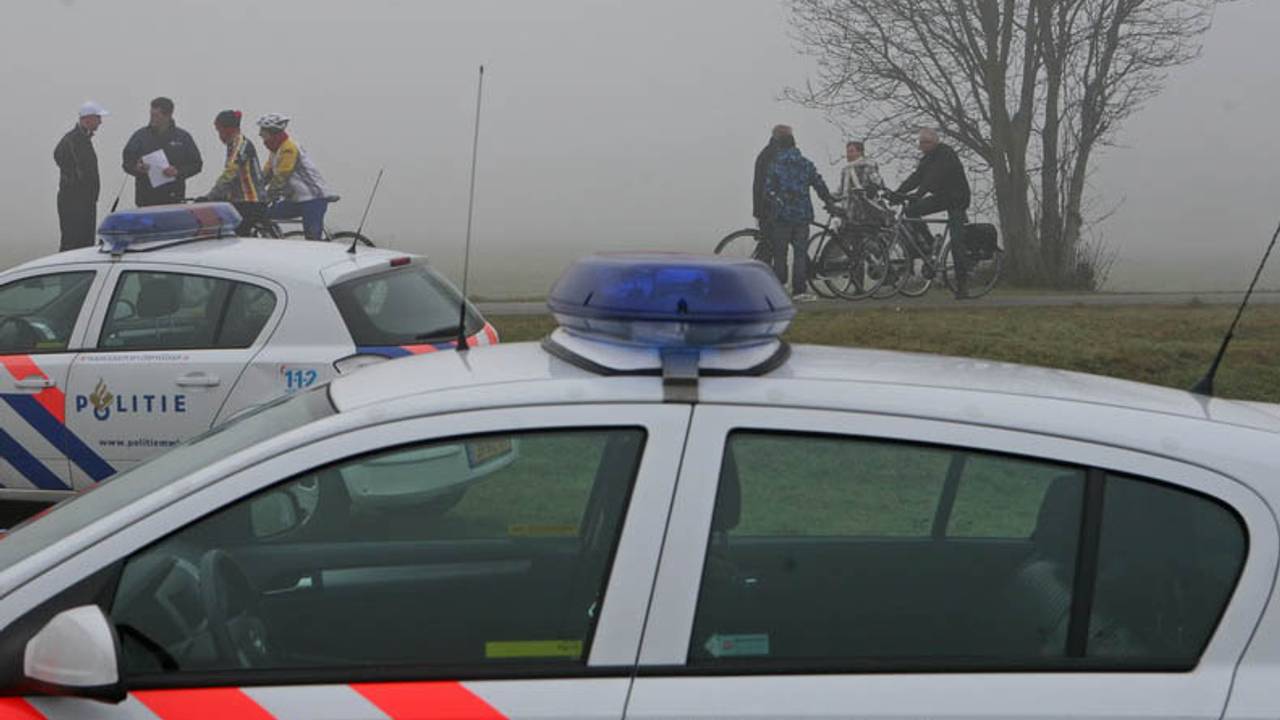 De politie doet onderzoek bij het Halvezolenpad. (Foto: Reality Photo/Erik Haverhals)