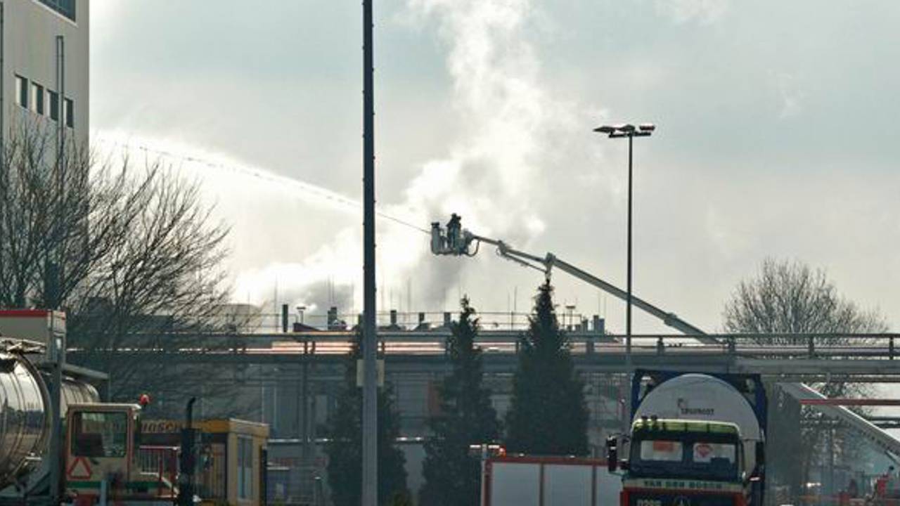 Een gaswolk ontsnapt bij DSM Waalwijk