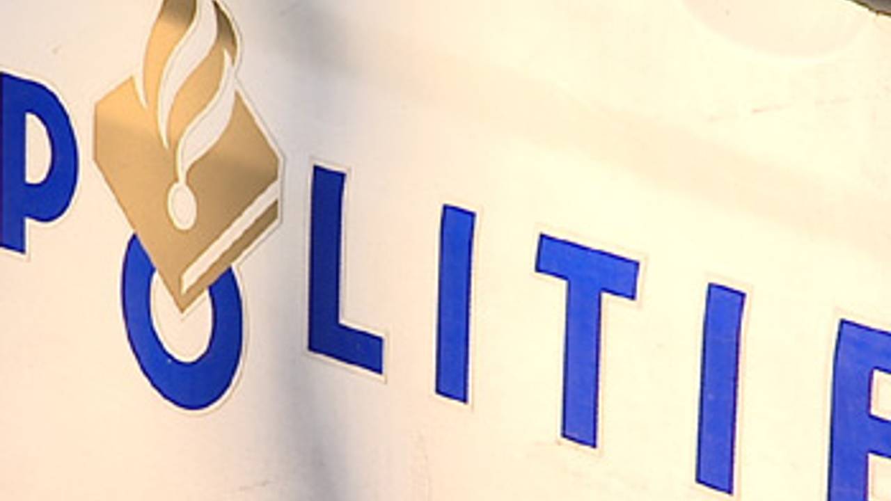 De politie heeft de drie aangehouden.