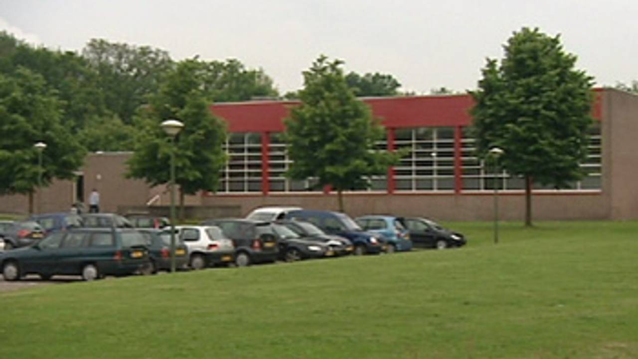 Een van de zwembaden waar Larue les gaf