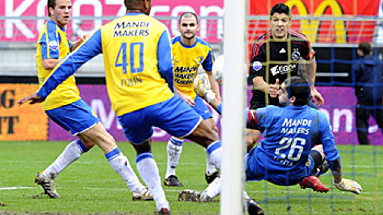 Luis Suarez scoorde tweemaal tegen RKC (Foto: ANP).