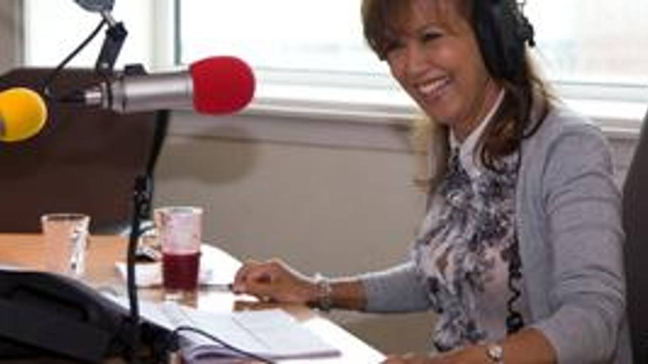 Zangeres Sandra Reemer en dirigent Harry van Hoof aan de slag bij radiozender 50PLUS