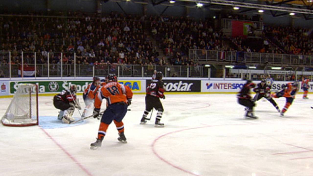Nederland - Japan tijdens het WK IJshockey in Tilburg