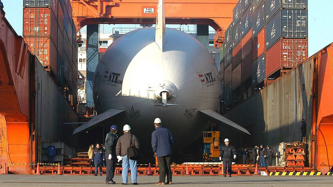 Dockwise staat bekend om moeilijke transporten over zee.