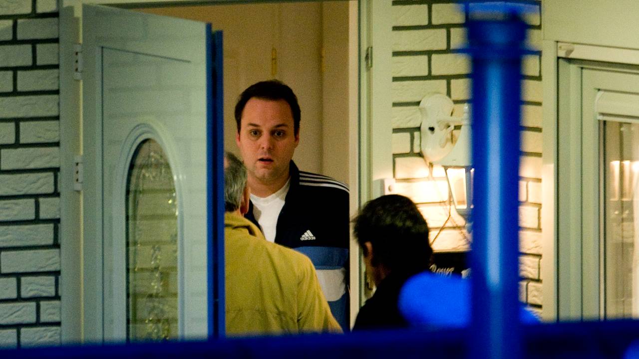 Frans krijgt het nieuws over zijn tante (foto: ANP)