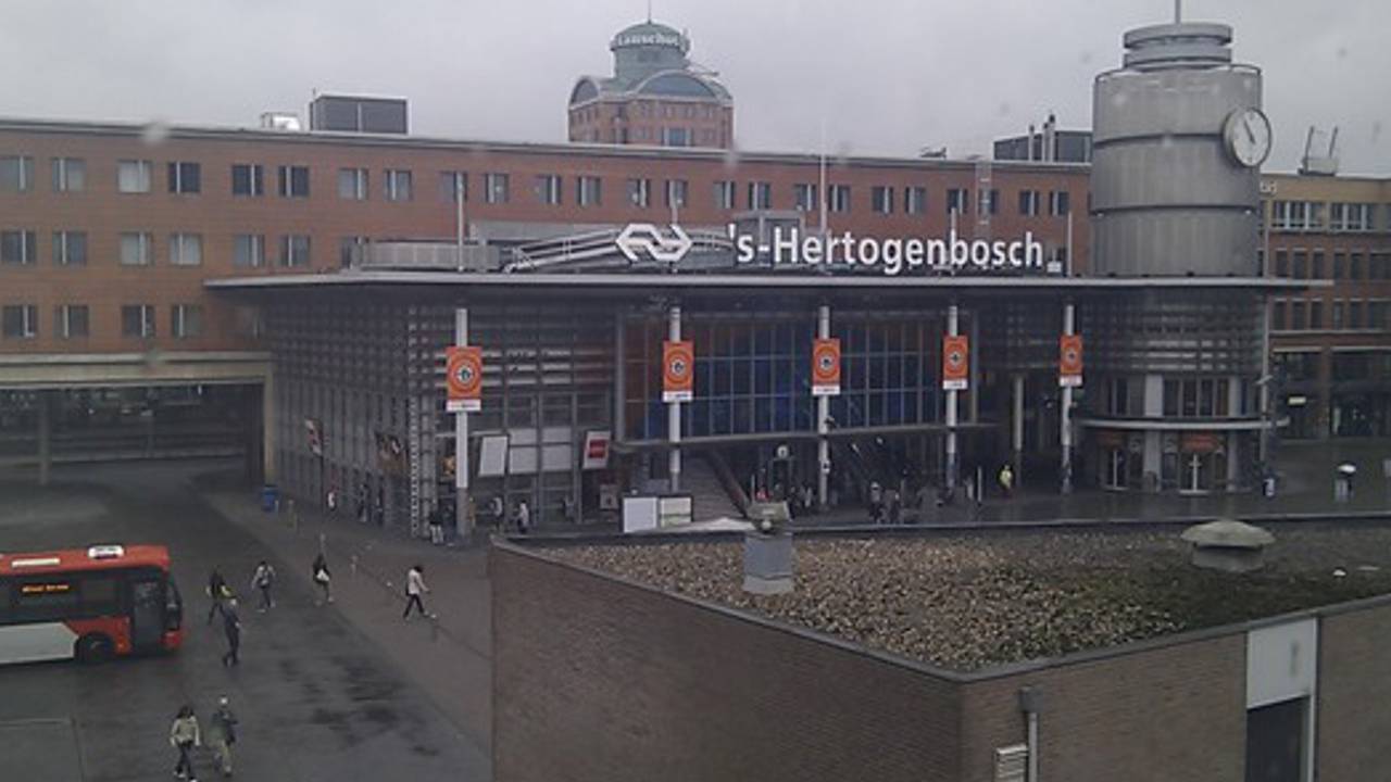 Het station in Den Bosch