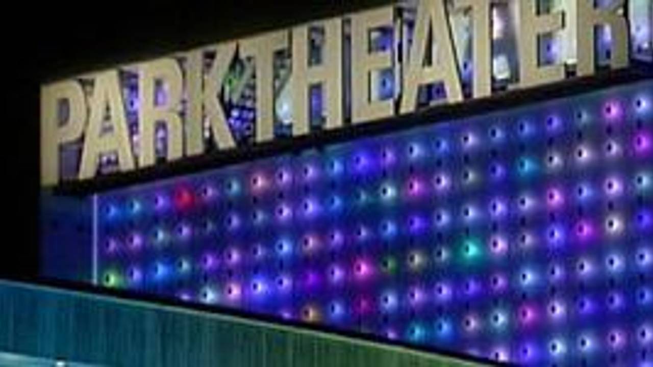 Het Parktheater sluit haar jubileum seizoen feestelijk af
