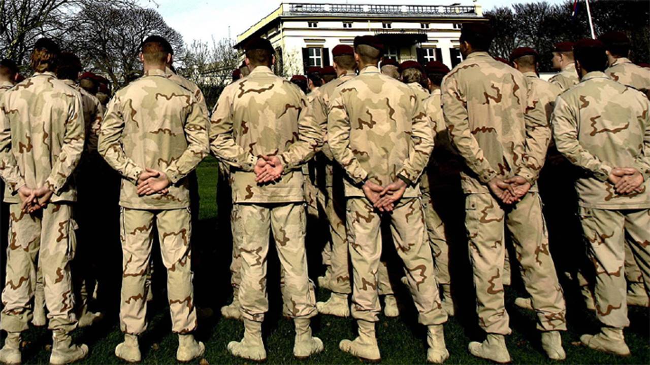 Tientallen soldaten meldden zich met klachten.