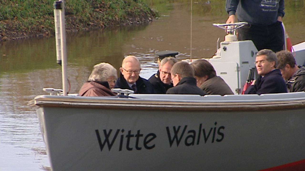 Pieter van Vollenhoven bevaart de Waterlinie.