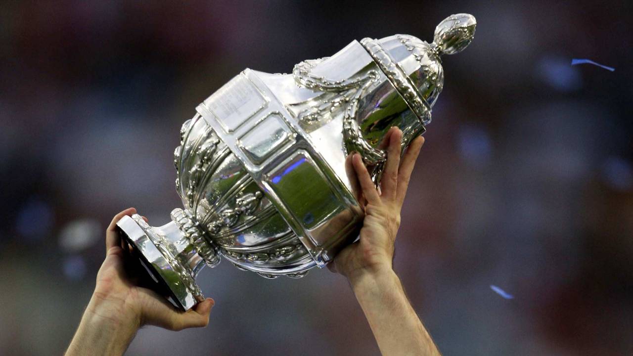Loting derde ronde KNVB-beker: PSV tegen Genemuiden en Willem II tegen