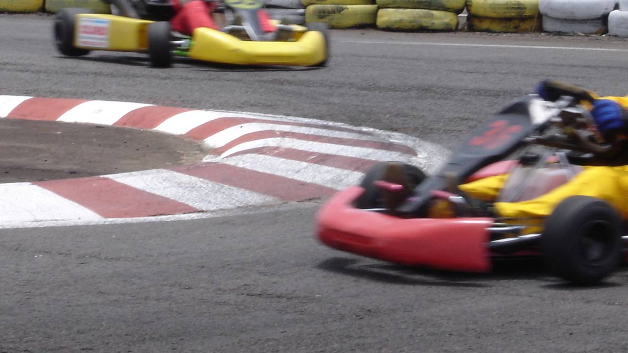 Kartcentra staan achter veiligheidsinstructies De Voltage