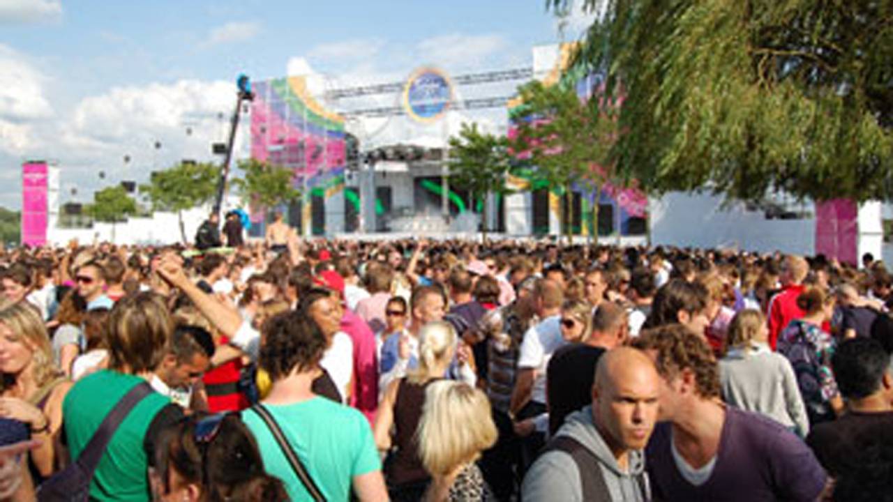 Extrema_2009_720