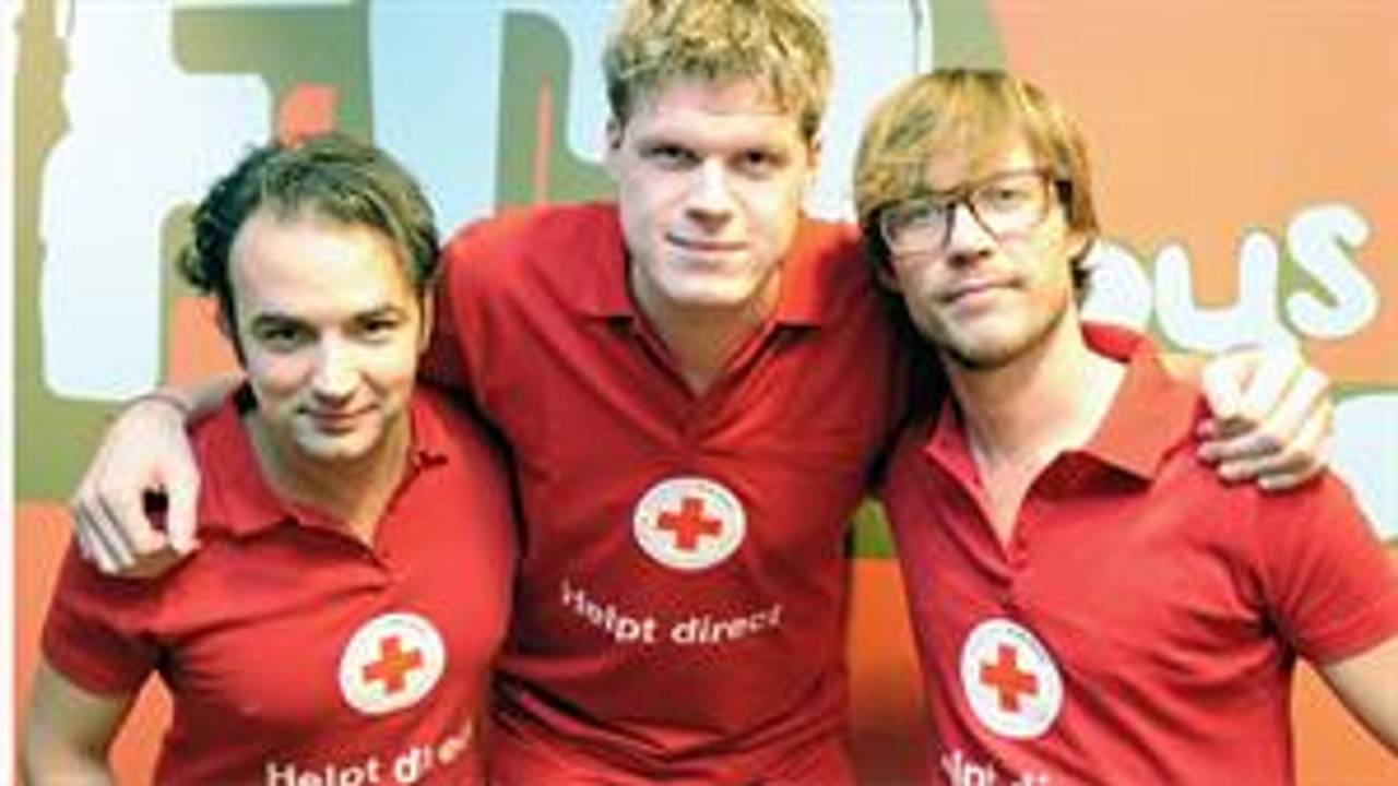 De drie dj's die zich op laten sluiten voor de actie.