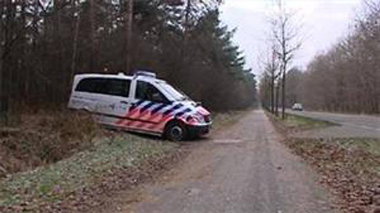 De straat waar het meisje van haar fiets werd getrokken.