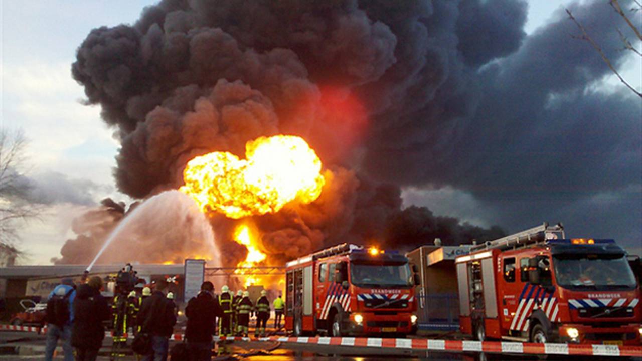 Kantoor Chemie-Pack in Moerdijk tegen de vlakte