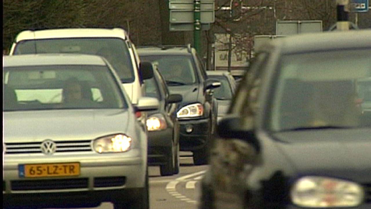 Het kruispunt moet op de Europaweg komen