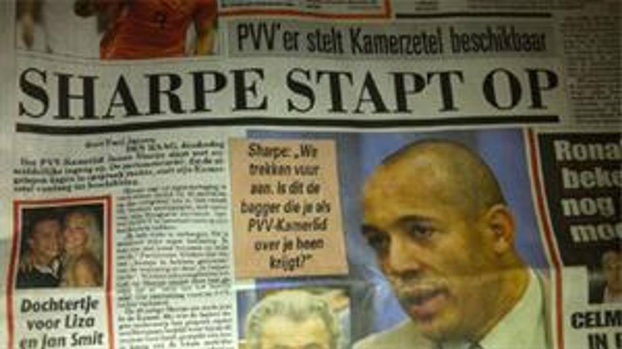 In november stapte Sharpe nog op.