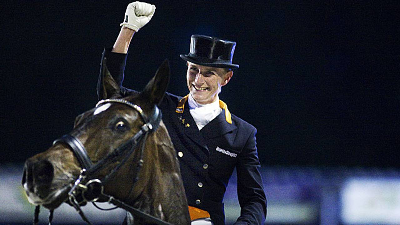 Imke Schellekens roept shit op tv en moet excuses maken (Foto: ANP)