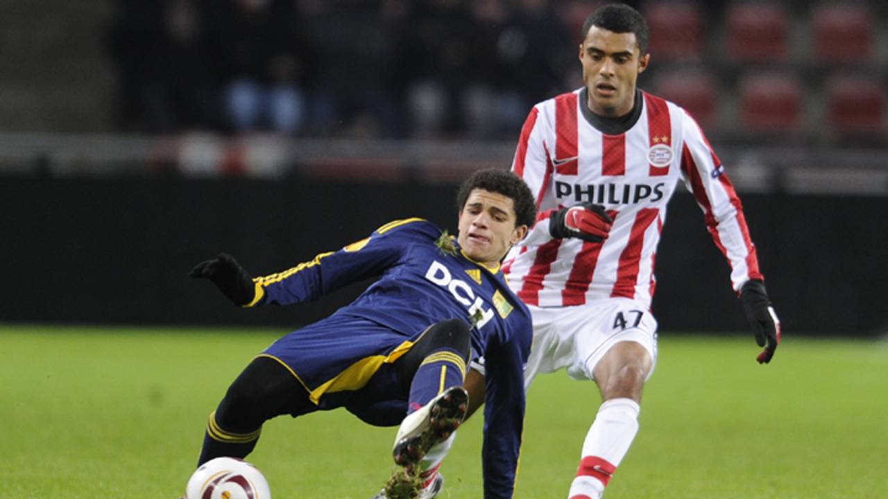 Abel Tamata (rechts) wordt op dit moment verhuurd aan Roda JC.